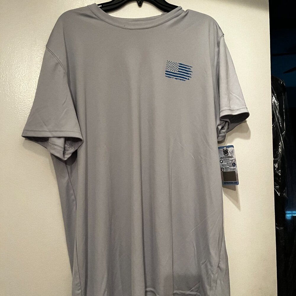 Vapor Apparel Light Gray Short  Sleeved‎ Top- NWT / XL